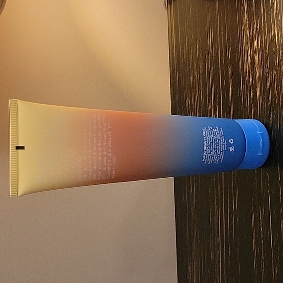 Clean Wave Daily Exfoliating Face Cleanser New - Picture 2 of 4